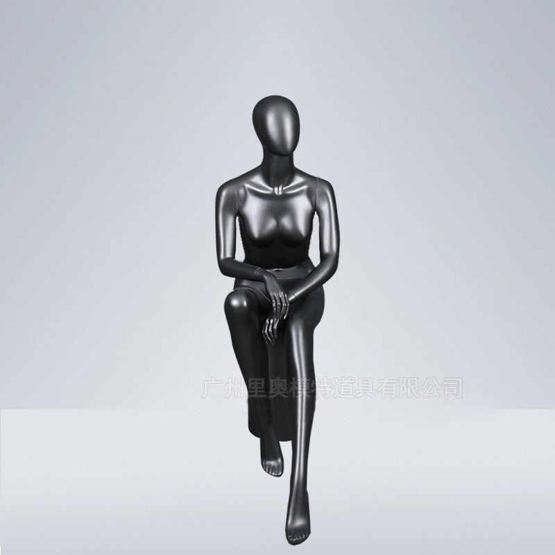 Maniquí femenino de cuerpo entero de fibra de vidrio para ropa interior negra, para exhibición de prendas.