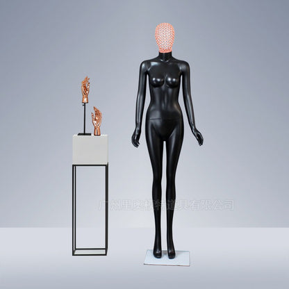 Maniquíes femeninos de cuerpo completo con baño de metal y cara de oro rosa. 