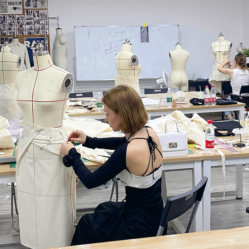 Live Streaming Female Mannequin Sewing Mannequin Torso for Dress Form Pinnable, Beige Sewing Dummy/Adjustable Women Manikin Body for Dressmaker, Have Base, Clothing Is Not Included